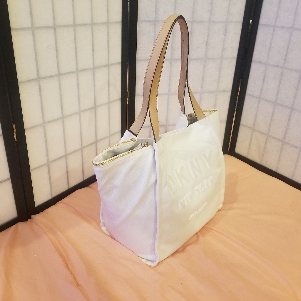 Dkny Courtney Tote Logo Lvy White Canvas/Leather.